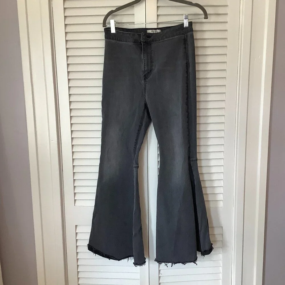 Free People 'We the Free' Just Float On black flare jeans 29 stretch - Picture 2 of 9